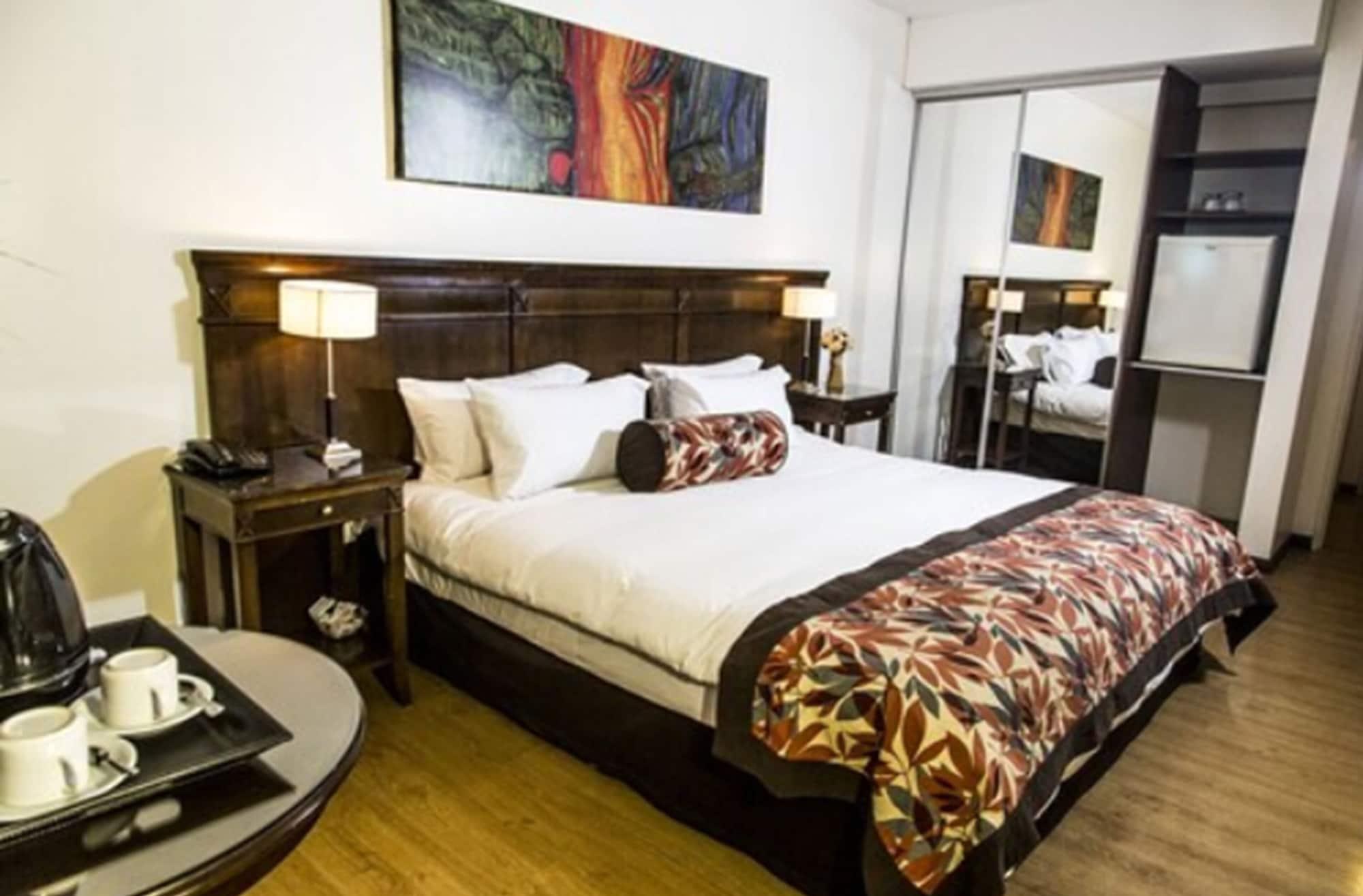 Hotel Mendoza Hotel 3*